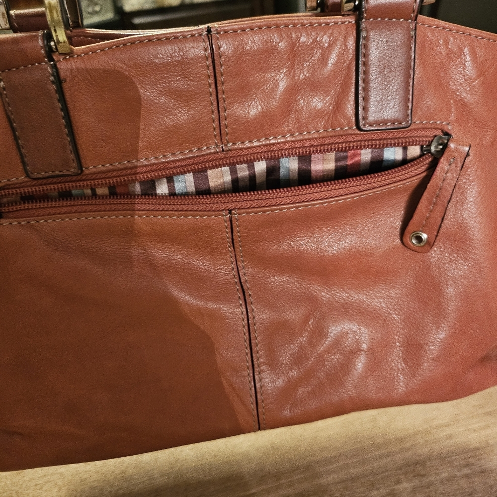 Clarks Brand Rust‎ Orange Leather Tote Bag Perfect For Fall - Picture 8 of 8